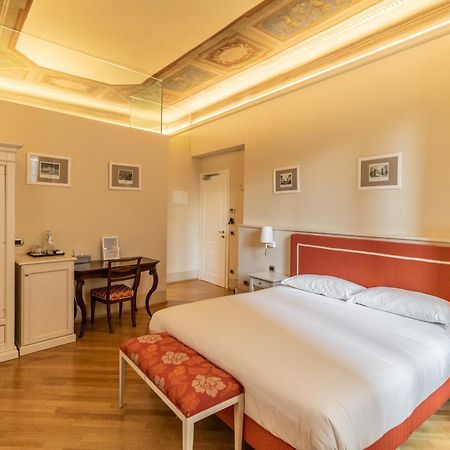 Casa Isolani Luxury Rooms Piazza Maggiore 1 Болонья Екстер'єр фото