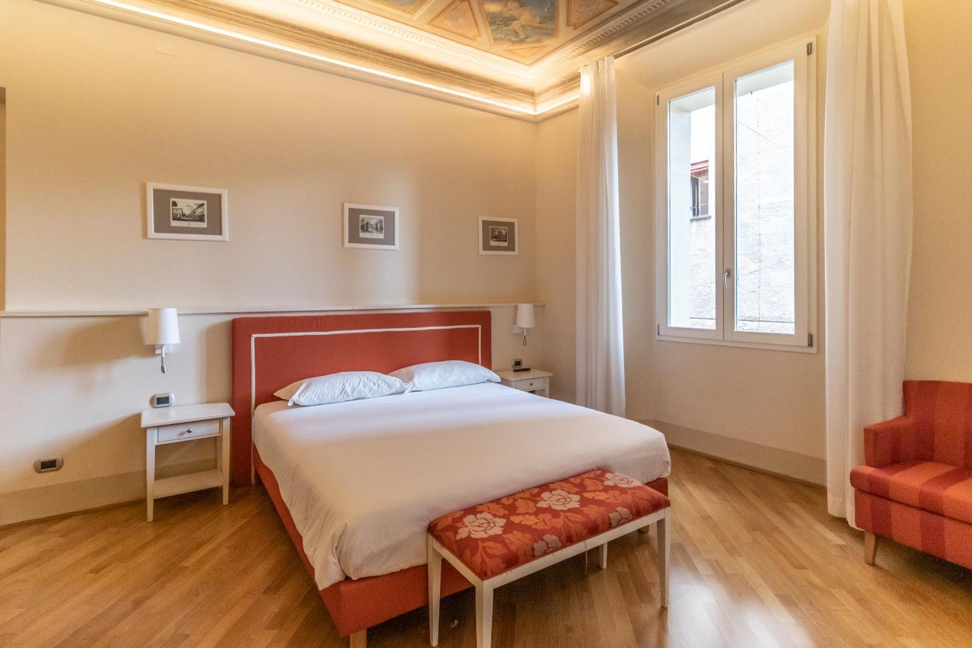 Casa Isolani Luxury Rooms Piazza Maggiore 1 Болонья Екстер'єр фото