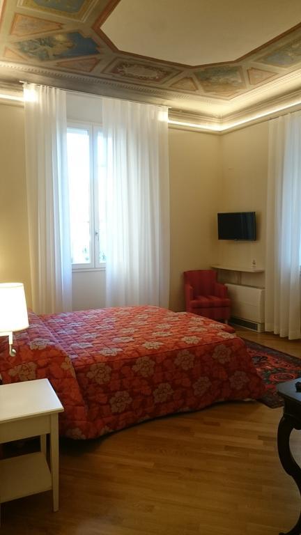 Casa Isolani Luxury Rooms Piazza Maggiore 1 Болонья Екстер'єр фото